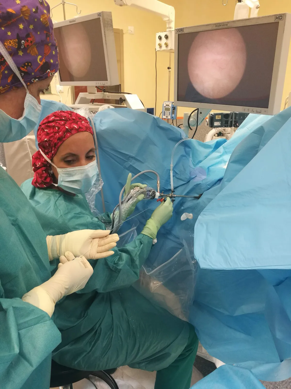 La doctora en quirófano, endoscopia